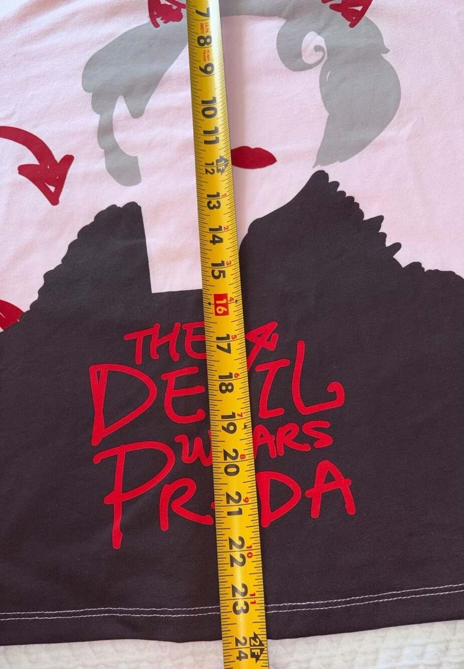 NEW Hybrid Apparel The Devil Wears Prada Women’s Large Pink Graphic T-Shirt - Picture 6 of 9